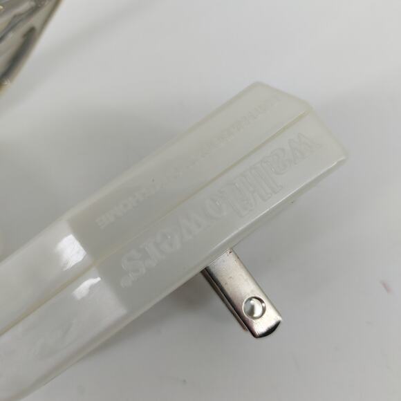 Bath & Body Works Lily Wallflower Fragrance Diffuser Plug - Picture 6 of 12